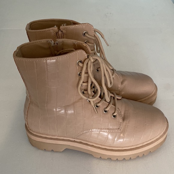 vegan faux crocodile combat boots size 9/40 - Picture 7 of 9